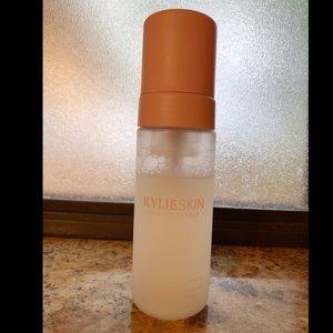 Kylie Skin Foaming Face wash